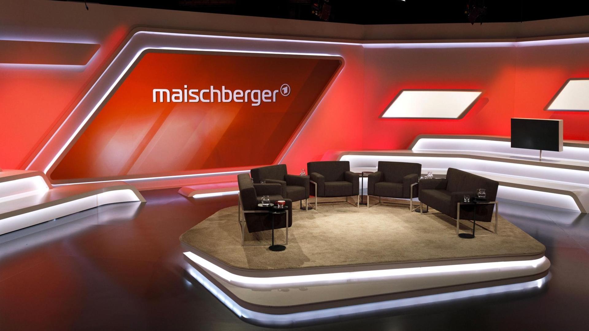 Leeres Studio der ARD-Talkshow 'Maischberger'.