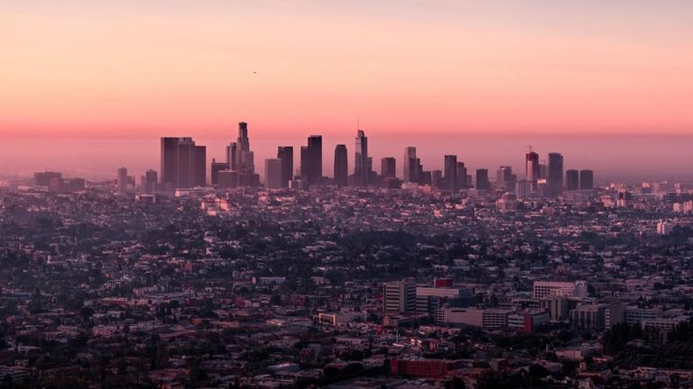 Mit rund 4 Millionen Einwohnern ist Los Angeles die größte Stadt Kaliforniens und nach New York die zweitgrößte der Vereinigten Staaten.