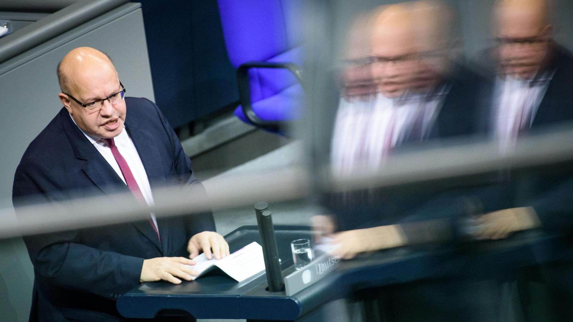 Peter Altmaier (CDU), Bundesminister für Wirtschaft und Energie, während einer Sitzung des deutschen Bundestags Peter Altmaier (CDU), Bundesminister für Wirtschaft und Energie, während einer Sitzung des deutschen Bundestags