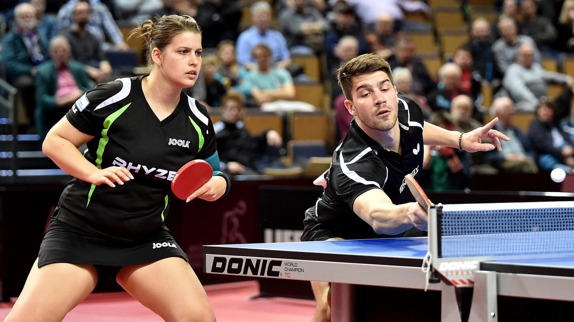 Die deutschen Tischtennis-Nationalspieler Petrissa Solja (li.) und Patrick Franziska. Die deutschen Tischtennis-Nationalspieler Petrissa Solja (li.) und Patrick Franziska.