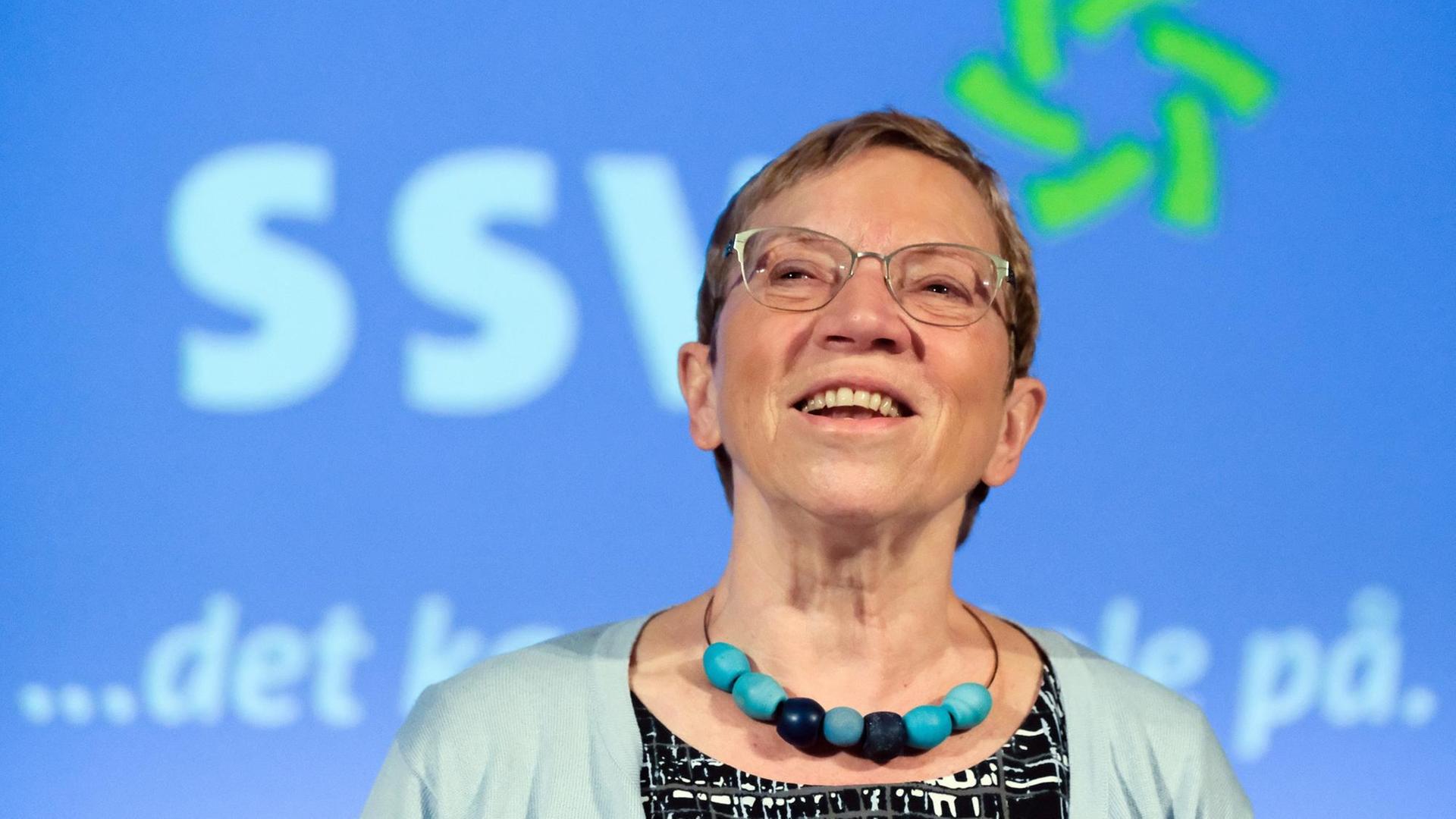 Schleswig-Holsteins Justizministerin Anke Spoorendonk (SSW) in Rendsburg (Schleswig-Holstein) auf dem Programmparteitag des Südschleswigschen Wählerverbandes (SSW). Die Partei der dänischen Minderheit will nach der kommenden Landtagswahl am 07. Mai 2017 weiter mit der SPD und Bündnis90/Die Grünen im Kieler Landtag regieren. Schleswig-Holsteins Justizministerin Anke Spoorendonk (SSW) in Rendsburg (Schleswig-Holstein) auf dem Programmparteitag des Südschleswigschen Wählerverbandes (SSW). Die Partei der dänischen Minderheit will nach der kommenden Landtagswahl am 07. Mai 2017 weiter mit der SPD und Bündnis90/Die Grünen im Kieler Landtag regieren.