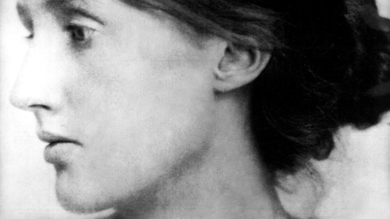 Die britische Schriftstellerin Virginia Woolf (1882-1941) in einer zeitgenössischen Aufnahme. Die britische Schriftstellerin Virginia Woolf (1882-1941) in einer zeitgenössischen Aufnahme.