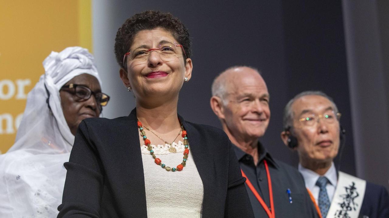 Azza Karam auf der zehnten "Religions for Peace" Weltkonferenz in Lindau, 2019 Azza Karam auf der zehnten "Religions for Peace" Weltkonferenz in Lindau, 2019