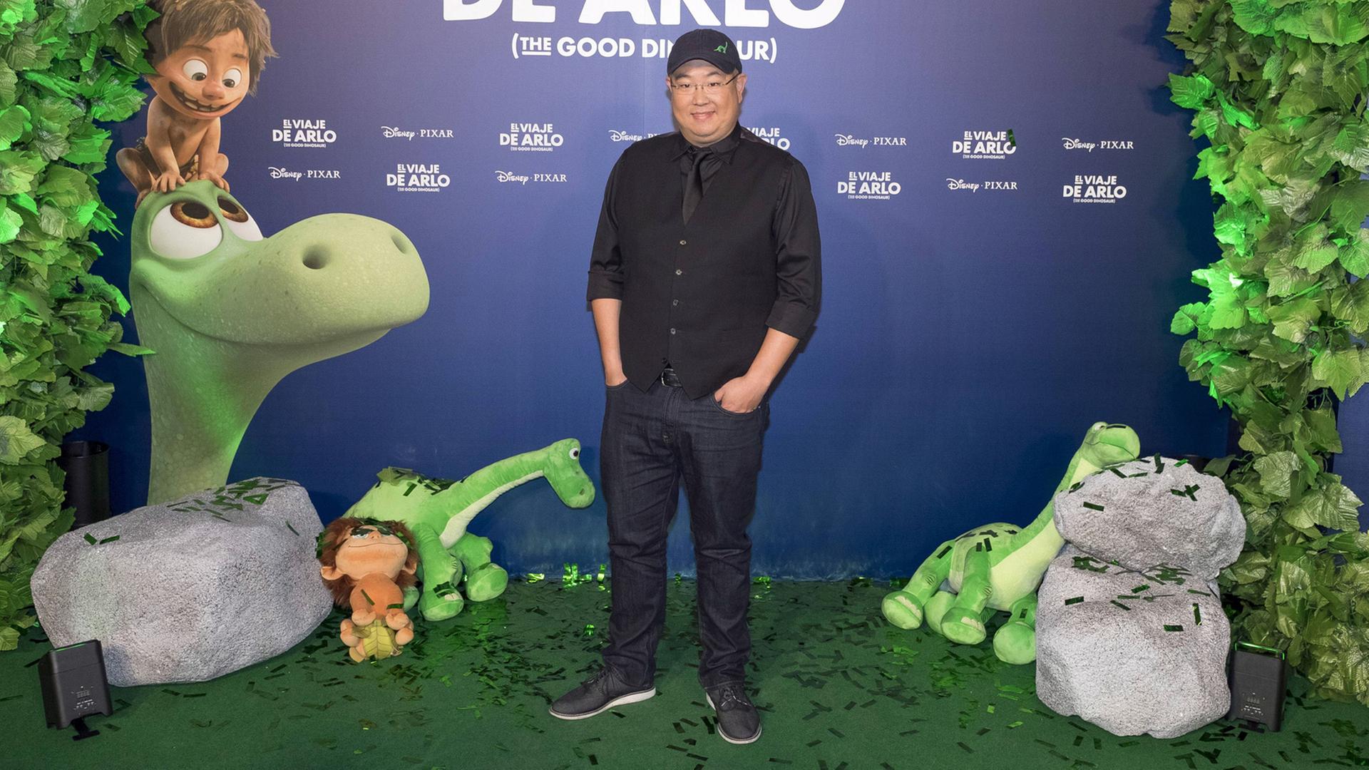 Regisseur Peter Sohn bei der Premiere von "The Good Dinosaur" - deutsch: "Arlo & Sport" - in Madrid; Aufnahme vom November 2015 Regisseur Peter Sohn bei der Premiere von "The Good Dinosaur" - deutsch: "Arlo & Sport" - in Madrid; Aufnahme vom November 2015