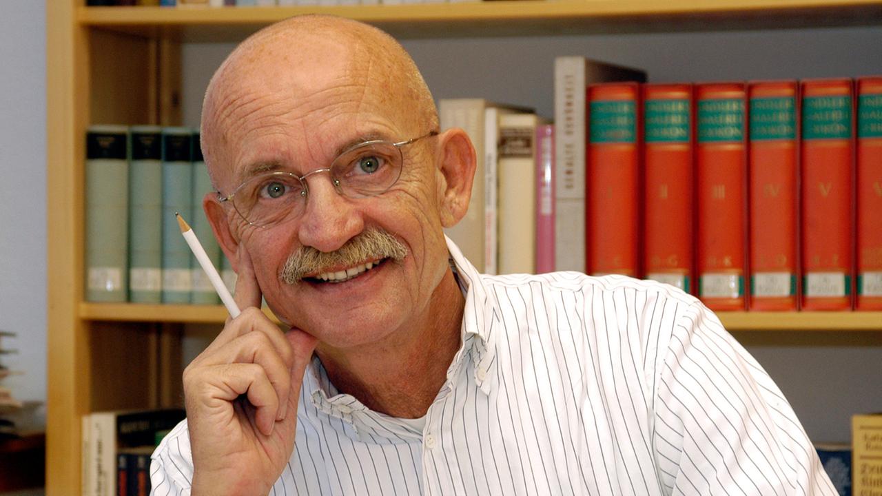 Sexualforscher und Schwulenaktivist Martin Dannecker in seinem Büro in Frankfurt. (aufgenommen 2004) Sexualforscher und Schwulenaktivist Martin Dannecker in seinem Büro in Frankfurt. (aufgenommen 2004)