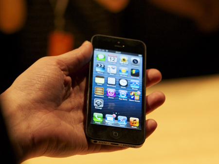 Das neue iPhone 5 kommt am 21. September in den USA, Deutschland und sieben weiteren Ländern auf den Markt. Das neue iPhone 5 kommt am 21. September in den USA, Deutschland und sieben weiteren Ländern auf den Markt.
