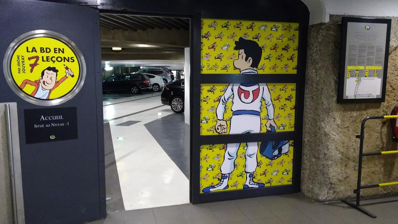 Rennfahrt durch Lyon? So kann ein städtisches Parkhaus während des Lyon-Comic-Festivals aussehen