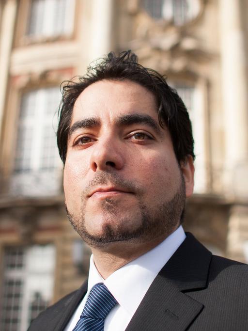 Mouhanad Khorchide, Leiter Zentrum für Islamische Theologie Münster, vor dem Schloss.