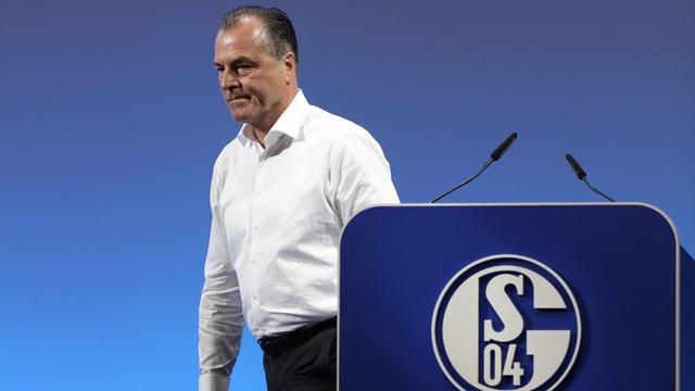 Nordrhein-Westfalen, Gelsenkirchen: Fußball: Bundesliga, Tönnies tritt einem «Bild»-Bericht zufolge von seinem Amt als Aufsichtsratsvorsitzender beim Fußball-Bundesligisten FC Schalke 04 zurück.