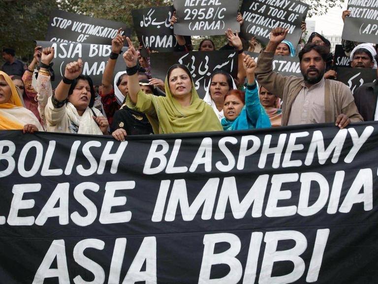 Unterstützer des pakistanischen Minderheiten-Verbandes APMA bei einer Demonstration für die Freilassung von Asia Bibi im Jahr 2010