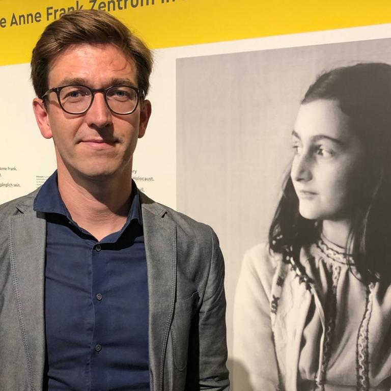 Direktor des Anne Frank Zentrum Patrick Siegele