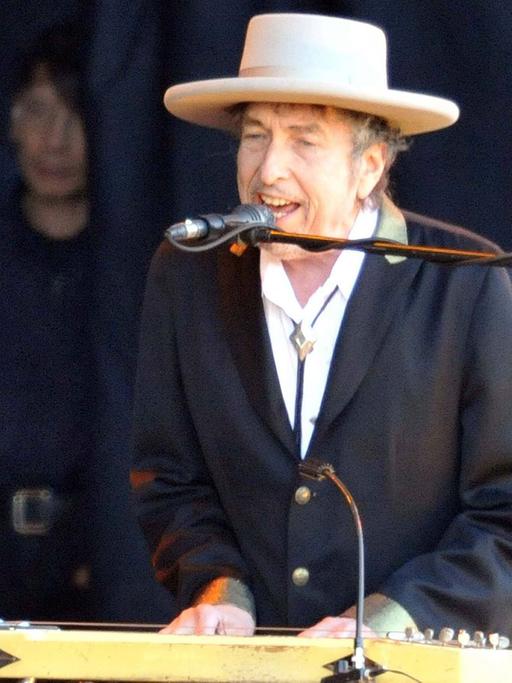 Bob Dylan bei einem Auftritt am 22.7.2012 während des Vieilles Carrues Festivals im französischen Carhaix