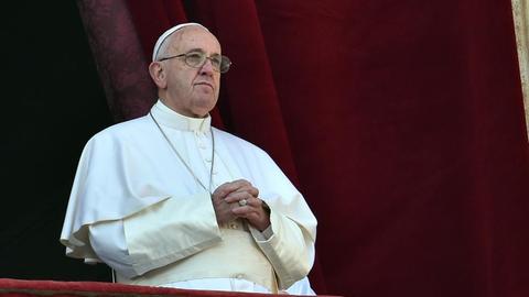 Papst Franziskus spricht seinen traditionellen Segen "Urbi et Orbi"