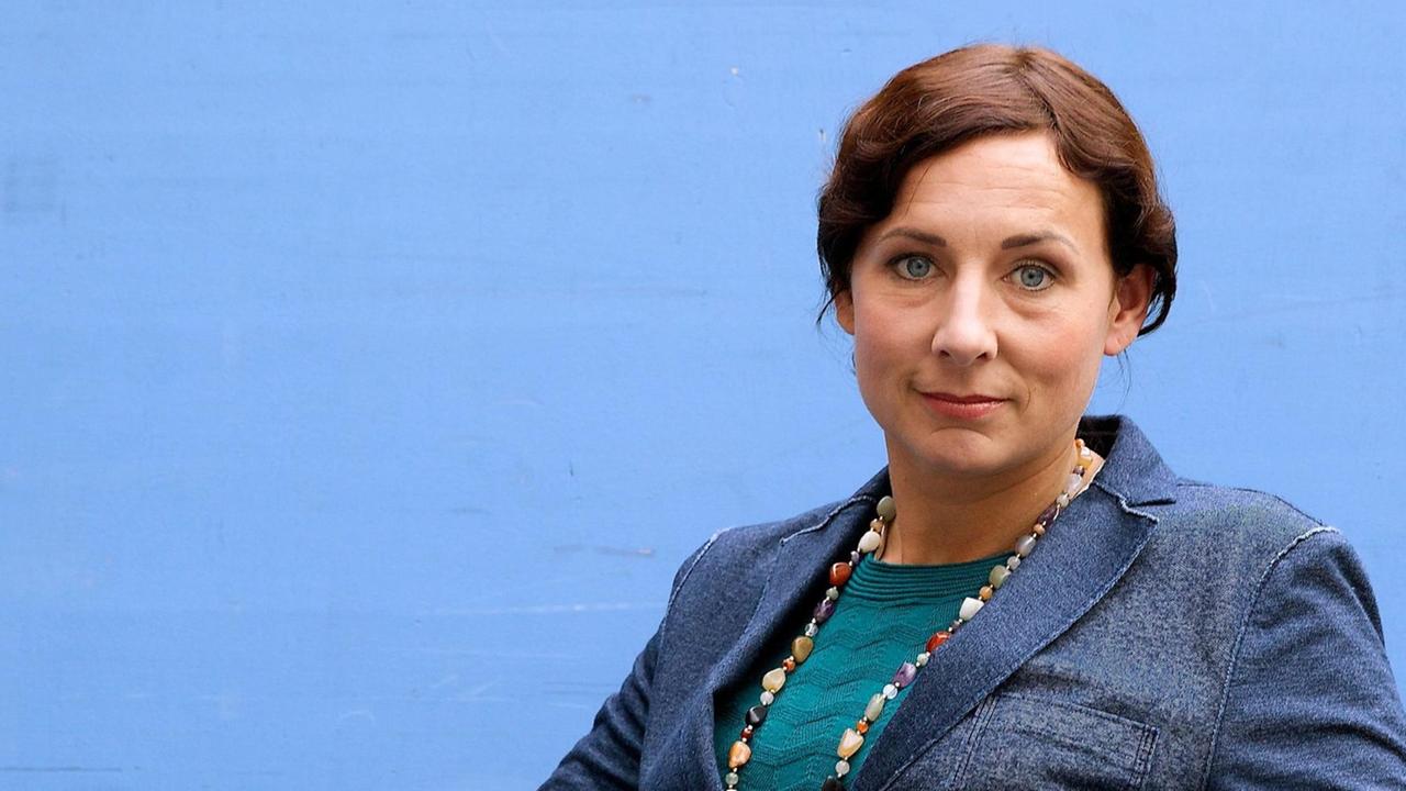 Juli Zeh, deutsche Juristin und Schriftstellerin, hier ein Bild von August 2016. Juli Zeh, deutsche Juristin und Schriftstellerin, hier ein Bild von August 2016.