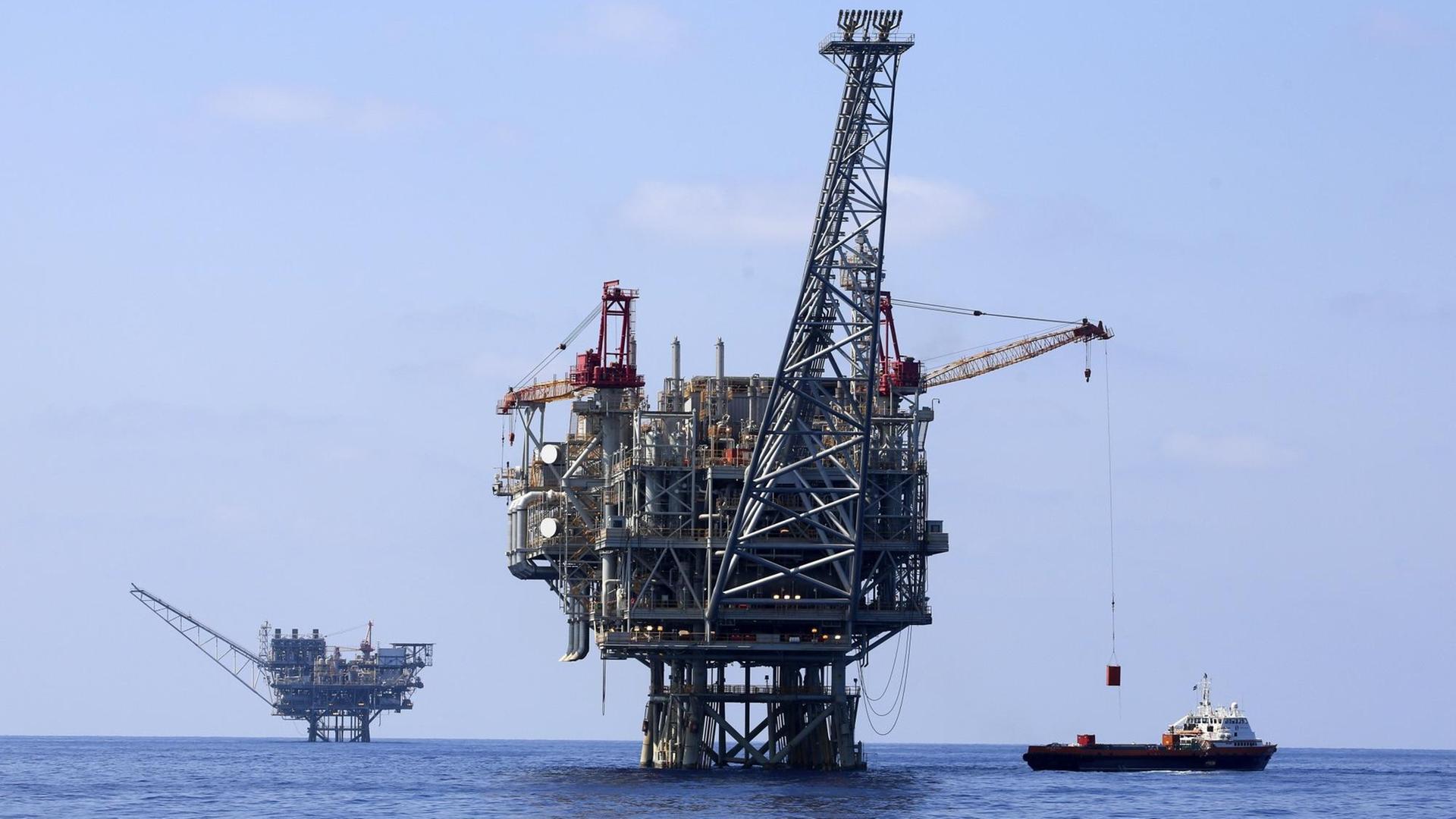 Gasförderungsplattformen im Mittelmeer im Tamar Gasfeld im September 2015. Gasförderungsplattformen im Mittelmeer im Tamar Gasfeld im September 2015.