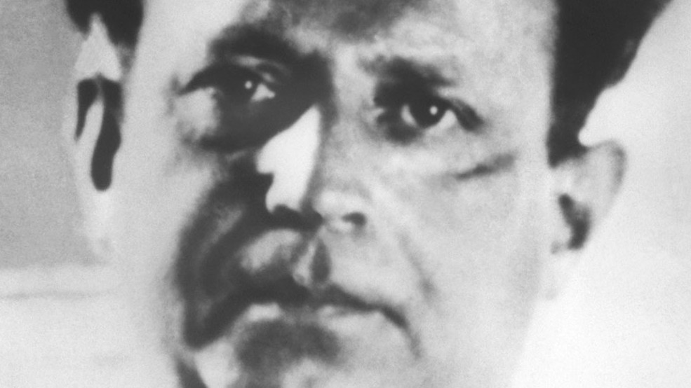 Kurt Tucholsky Der Mensch Der Satiriker und Religionskritiker Kurt Tucholsky - Kopf ab zum Gebet
