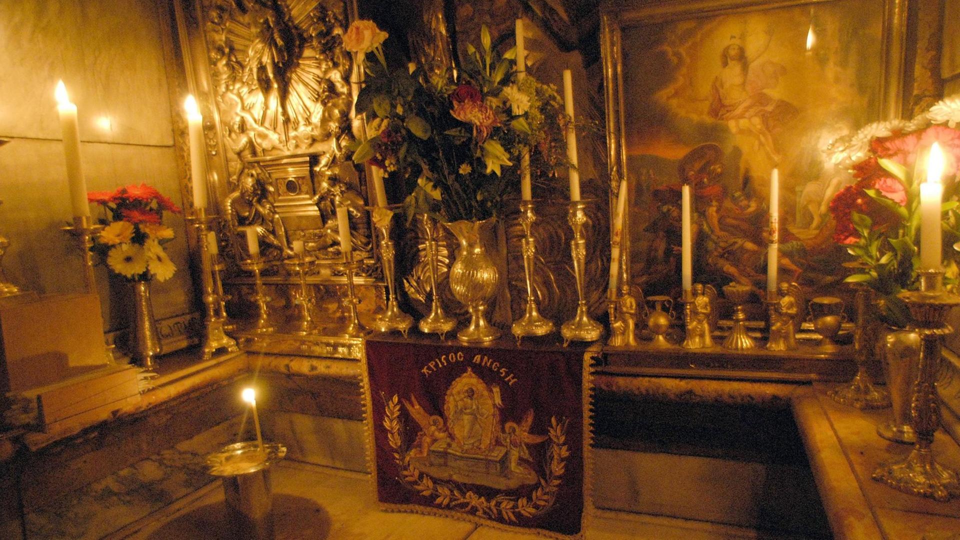 Grabkammer in der Grabeskirche in Jerusalem Grabkammer in der Grabeskirche in Jerusalem