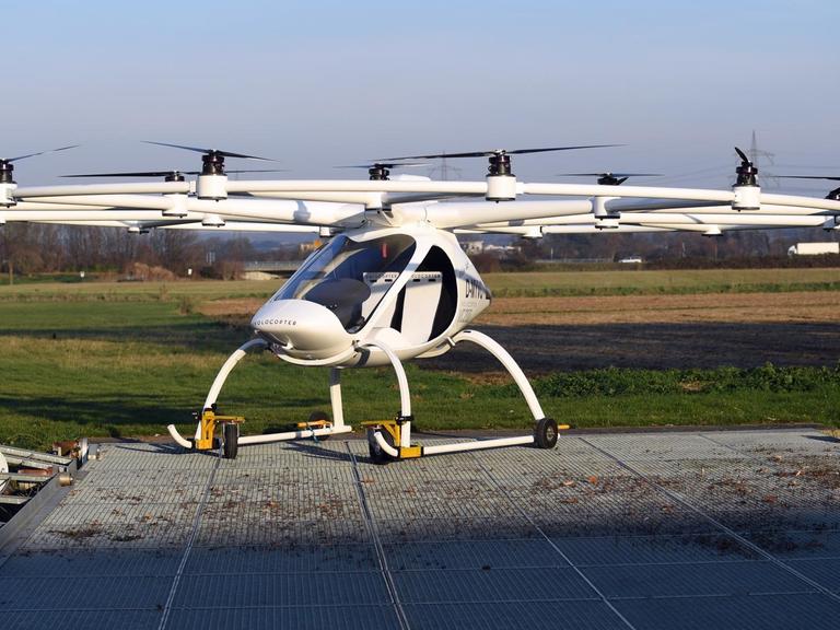 Die "Volocopter" genannte Passagier-Drohne VC200 der Firma e-volo GmbH, aufgenommen am 01.12.2016 in Bruchsal (Baden-Württemberg).