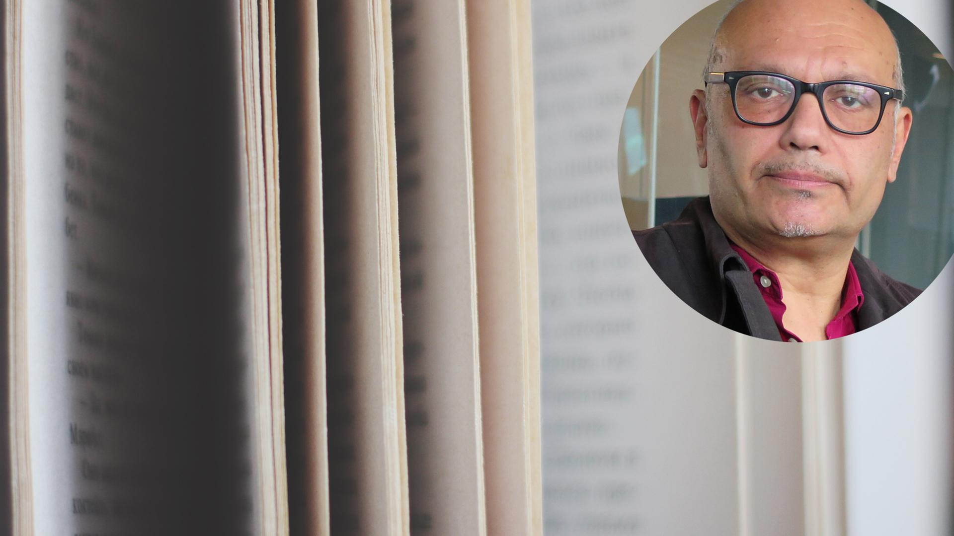 Zafer Şenocak guckt in die Kamera. Im Hintergrund sind aufgeschlagene Buchseiten in der Nahaufnahme. Zafer Şenocak guckt in die Kamera. Im Hintergrund sind aufgeschlagene Buchseiten in der Nahaufnahme.