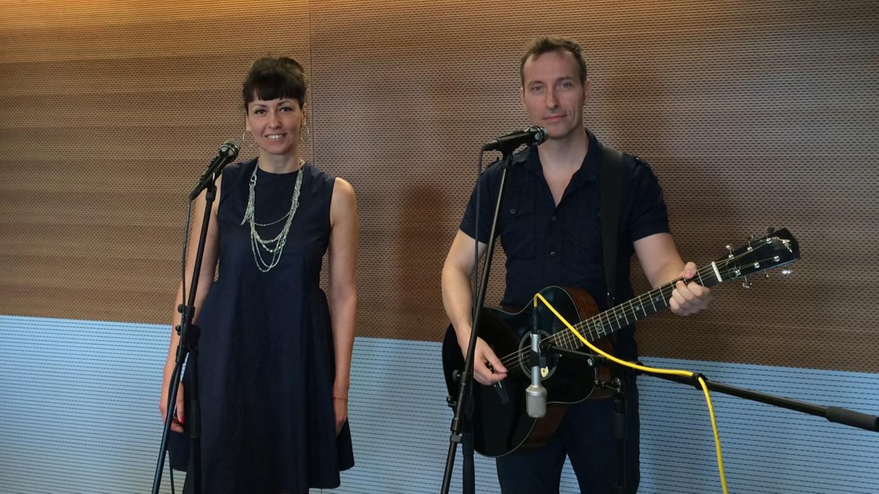 Lula und Wayne Jackson von der Band "The Dead Lovers" im Studio von Deutschlandradio Kultur. Lula und Wayne Jackson von der Band "The Dead Lovers" im Studio von Deutschlandradio Kultur.