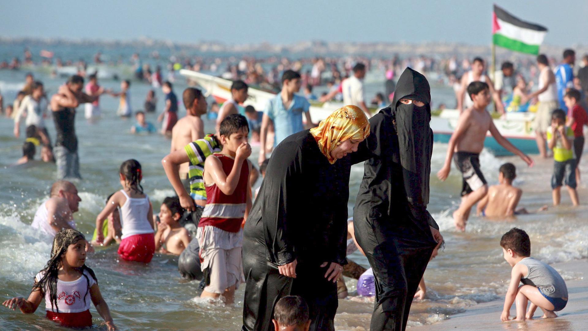 Ein Tag am Strand von Gaza, Juni 2009 Ein Tag am Strand von Gaza, Juni 2009