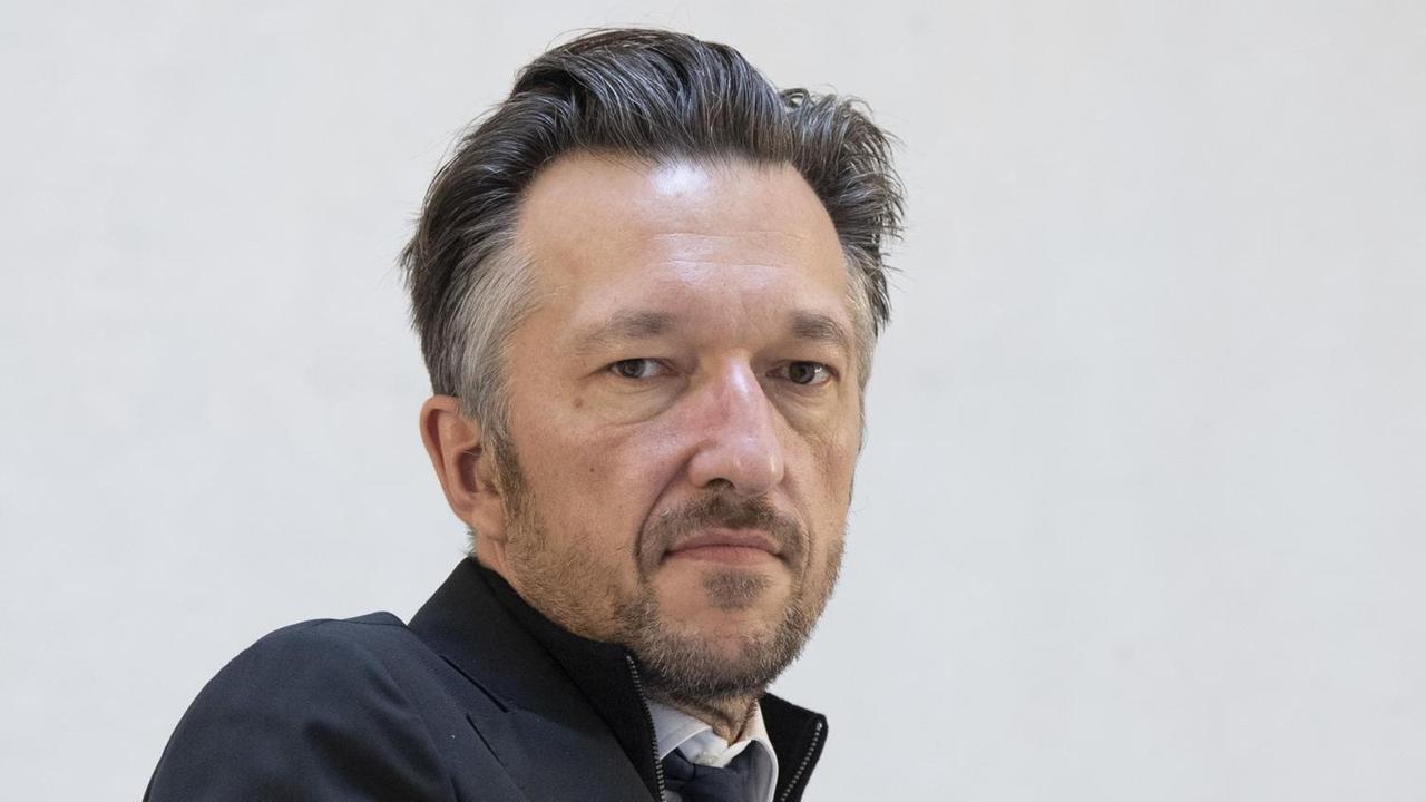 Ein Porträt des Schweizer Schriftstellers Lukas Bärfuss, 2017 Ein Porträt des Schweizer Schriftstellers Lukas Bärfuss, 2017