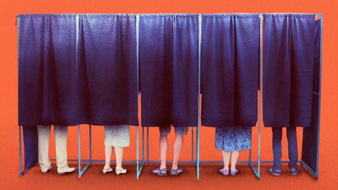 Eine Illustration zeigt Menschen in Wahlkabinen mit zugezogenen Vorhängen, nur Beine und Füße sind zu sehen.