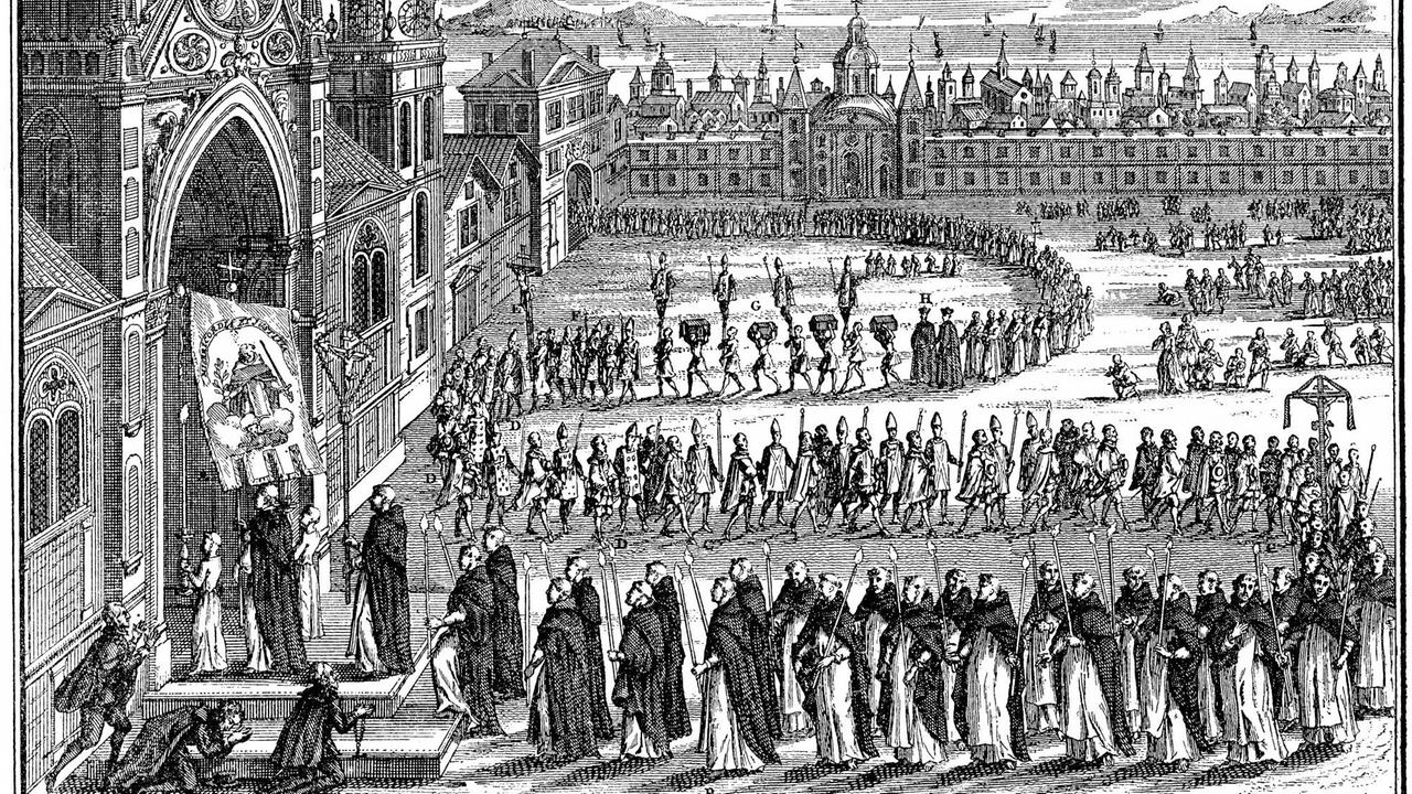 Ein Kupferstich von 1723, Inquisition in Spanien, Zug der Ketzerrichter und der zum Tode verurteilten Ketzer zur Kirche (Bild: imago stock&people) Ein Kupferstich von 1723, Inquisition in Spanien, Zug der Ketzerrichter und der zum Tode verurteilten Ketzer zur Kirche (Bild: imago stock&people)