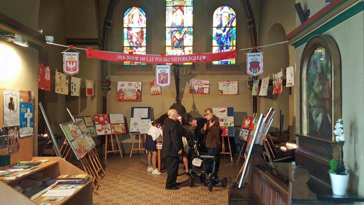 Blick in die Kirche am Kreuzberger Südstern, der Heimat der polnischen katholischen Community; sie steht auf einem Grundstück des Vatikanstaats. Blick in die Kirche am Kreuzberger Südstern, der Heimat der polnischen katholischen Community; sie steht auf einem Grundstück des Vatikanstaats.