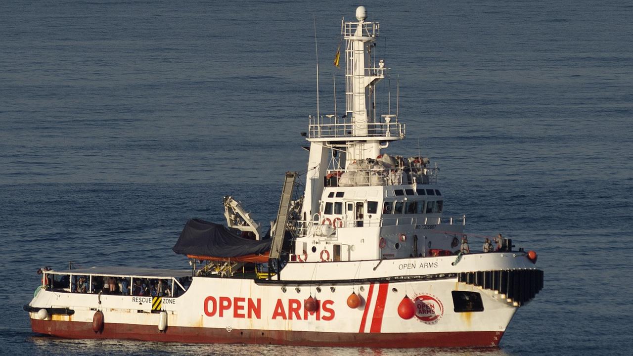 Das Foto zeigt das Schiff der spanischen NGO Proactiva Open Arms vor dem Hafen von Algeciras/Spanien. Das Foto zeigt das Schiff der spanischen NGO Proactiva Open Arms vor dem Hafen von Algeciras/Spanien.