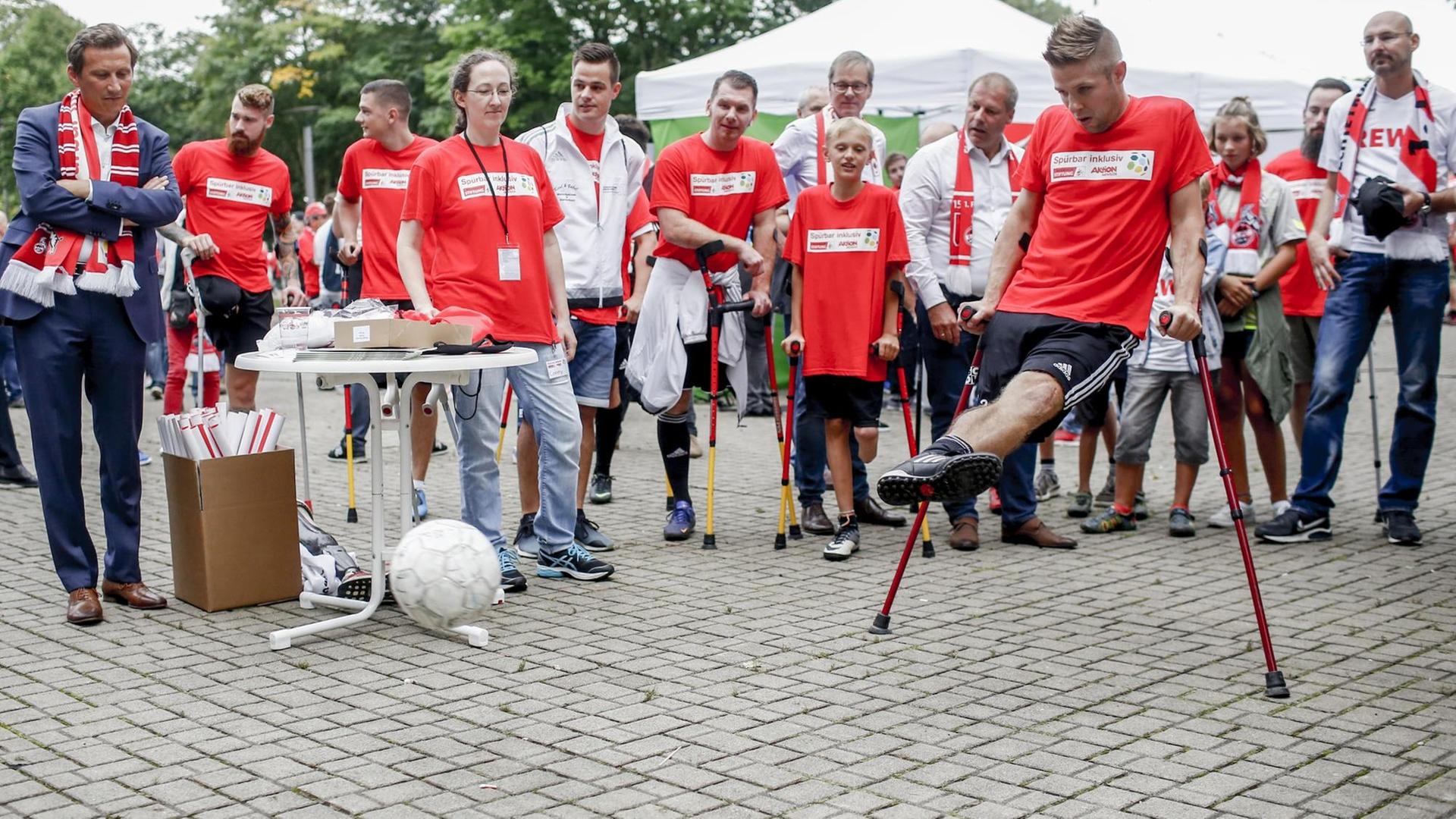 Aktion Mensch Aktionsspieltag Inklusion 1. FC Köln - Hamburger SV mit der Aktion Mensch im RheinEnergieStadion Köln am 25.08.2017. Aktion Mensch Aktionsspieltag Inklusion 1. FC Köln - Hamburger SV mit der Aktion Mensch im RheinEnergieStadion Köln am 25.08.2017.