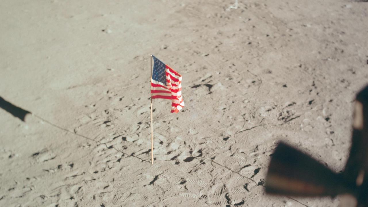 Die US-Flagge auf dem Mond