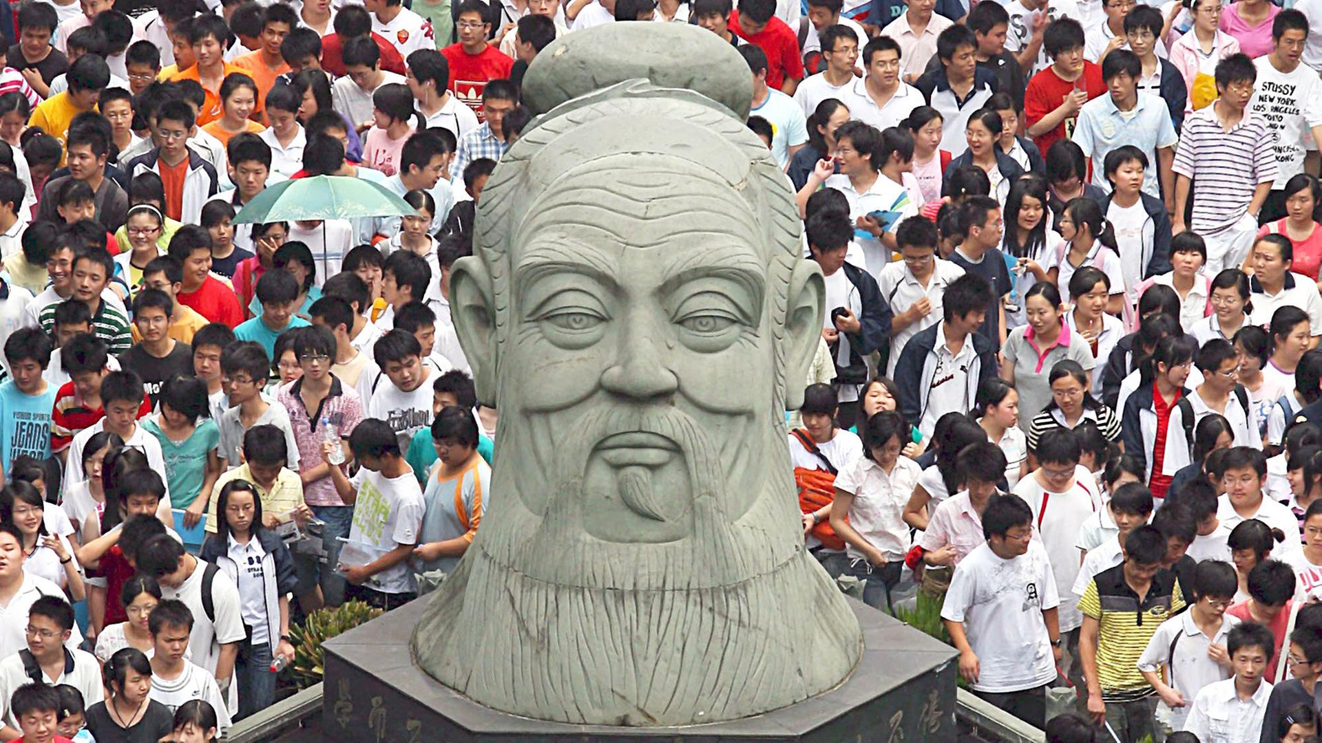 Konfuzius-Statue in China Konfuzius-Statue in China
