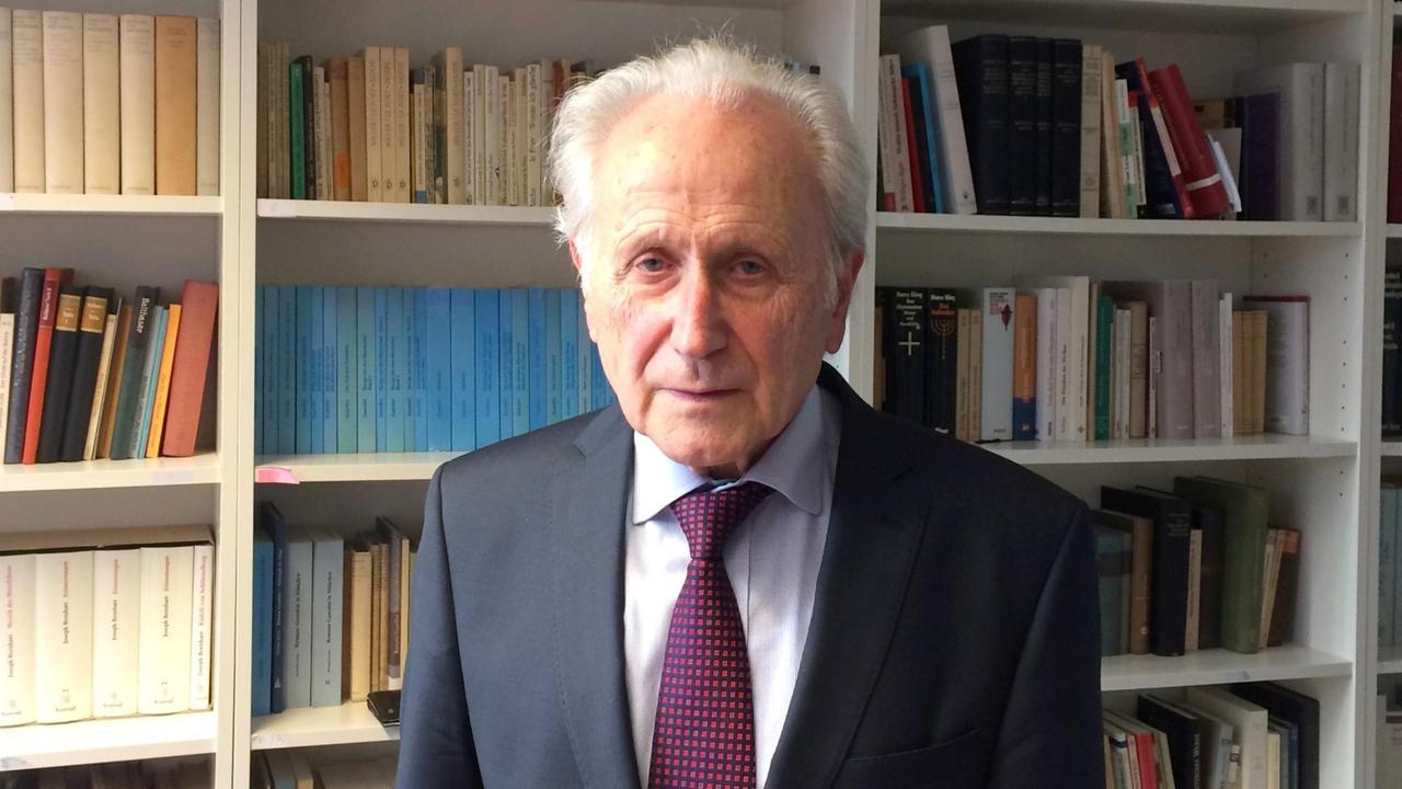 Richard Heinzmann, emeritierter Professor für Christliche Philosophie und Ehrenpräsident des Stiftungsrates der Eugen-Biser-Stiftung Richard Heinzmann, emeritierter Professor für Christliche Philosophie und Ehrenpräsident des Stiftungsrates der Eugen-Biser-Stiftung