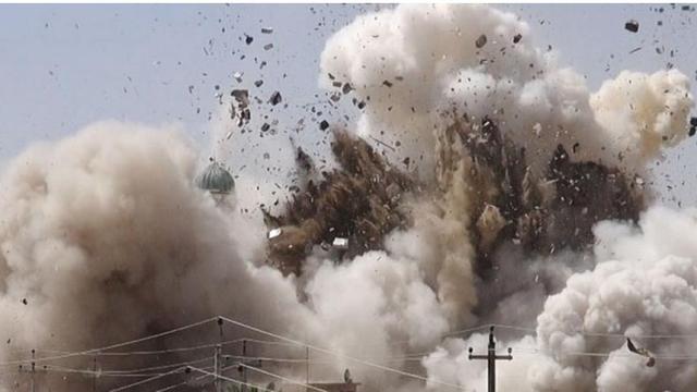Ein von Isis-Milizen veröffentlichtes Foto zeigt angeblich die Sprengung einer schiitischen Moschee nahe Mossul.