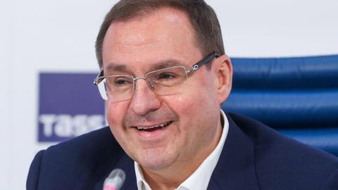 MOSCOW, RUSSIA - JULY 16, 2019: Russian Canoe Federation President Yevgeny Arkhipov at a press conference, PK, Pressekonferenz ahead of the 2019 ECA (European Canoe Association) Dragon Boat Nations & Clubs European Ñhampionships scheduled to start on July 17 in Moscow. Alexander Shcherbak/TASS PUBLICATIONxINxGERxAUTxONLY TS0B3456