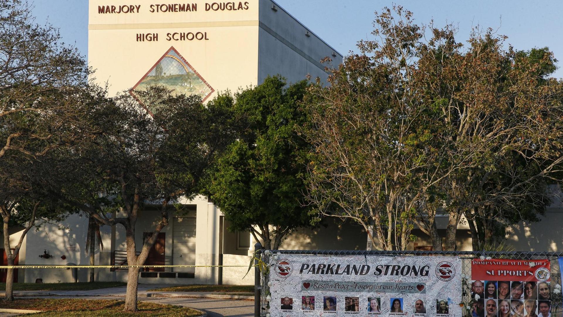 Die Marjory Stoneman Douglas High School in Parkland, in der am 28. Februar 2018 für die Überlebenden des Amoklaufs der Unterricht wieder beginnt.