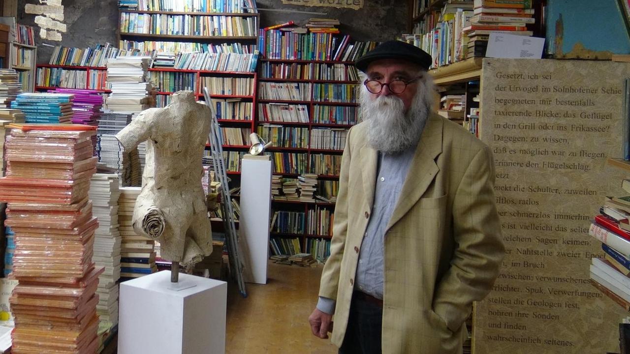 Die Bücherburg ist Pfarrer Weskotts Lebenswerk Die Bücherburg ist Pfarrer Weskotts Lebenswerk