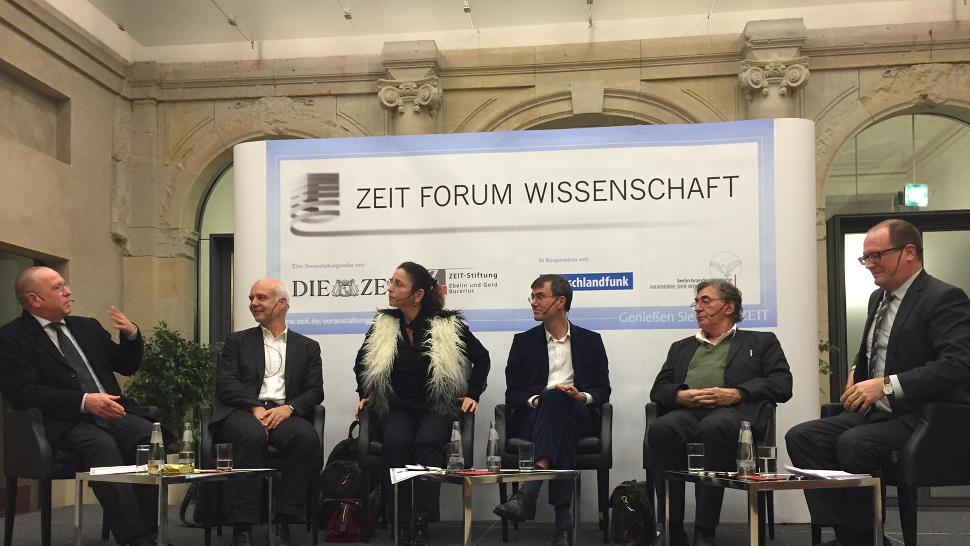 V.l.n.r. Ulli Blumenthal, Thomas Penzel, Brigitte Holzinger, Stefan Klein, Felix de Mendelssohn, Andreas Sentke V.l.n.r. Ulli Blumenthal, Thomas Penzel, Brigitte Holzinger, Stefan Klein, Felix de Mendelssohn, Andreas Sentke