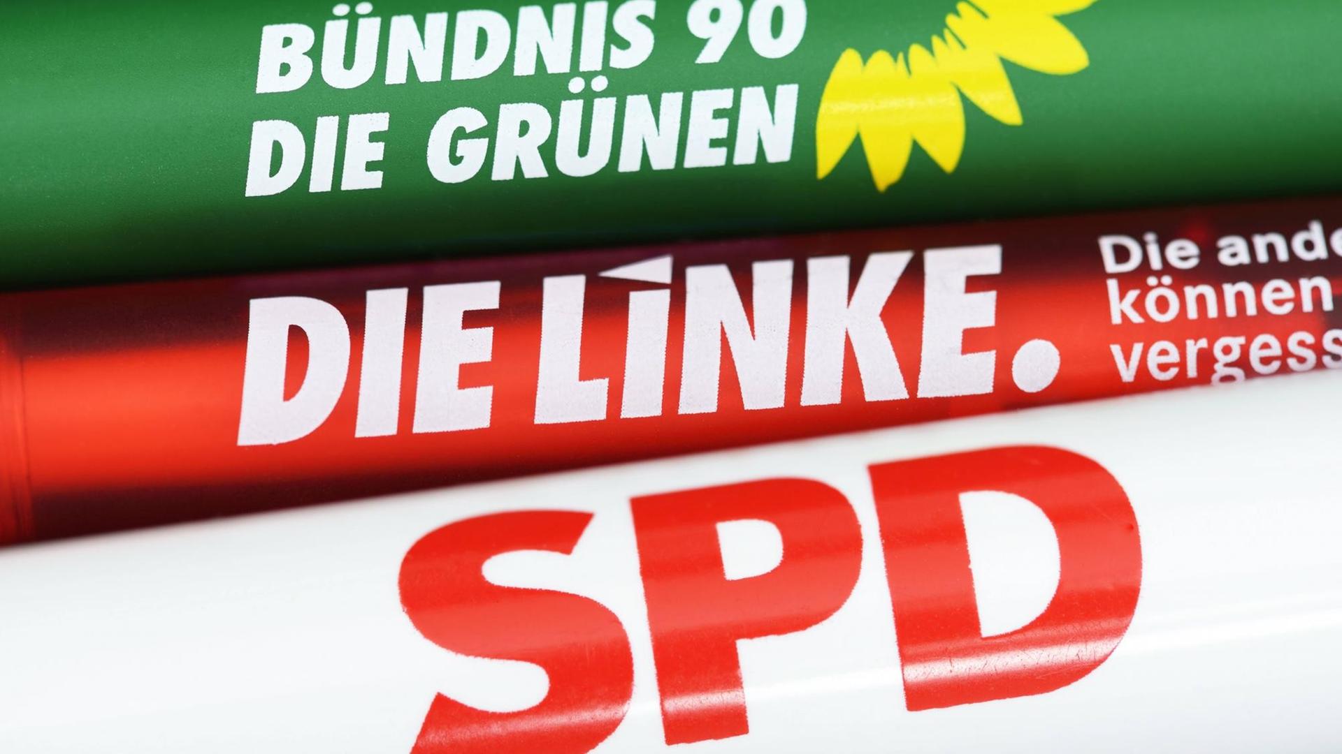 Kugelschreiber von der SPD, die Grünen und die Linke, Symbolfoto rot-rot-grüne Koalition Pen from the SPD the Greens and the Left Symbolic image Red Red green Coalition