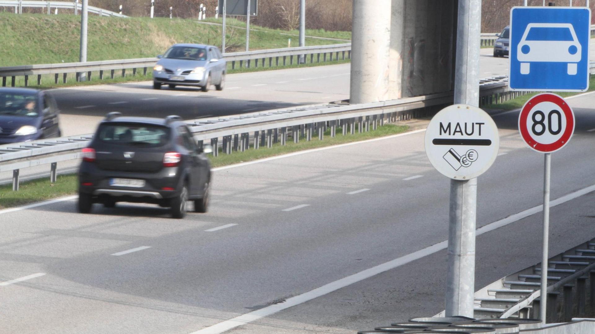 Mautpflichtige Strasse Schild