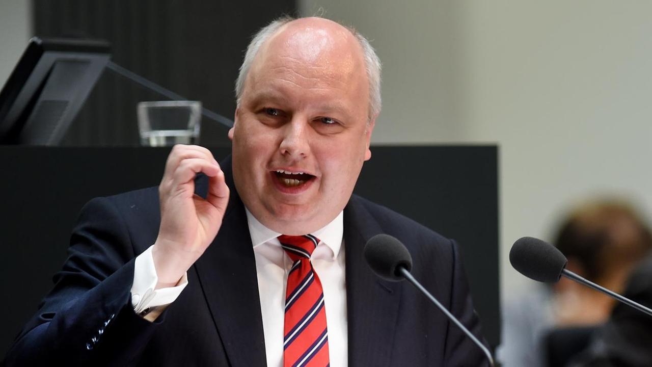 Der niedersächsische FDP-Landtagsabgeordnete Jörg Bode. Der niedersächsische FDP-Landtagsabgeordnete Jörg Bode.