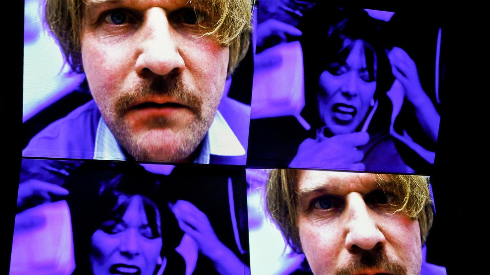 Die Schauspieler Peter Moltzen und Friederike Tiefenbacher in einer Szene des Stücks "Die Parallelwelt". Simultan-Uraufführung vom BERLINER ENSEMBLE und dem SCHAUSPIEL DORTMUND. Die Schauspieler Peter Moltzen und Friederike Tiefenbacher in einer Szene des Stücks "Die Parallelwelt". Simultan-Uraufführung vom BERLINER ENSEMBLE und dem SCHAUSPIEL DORTMUND.