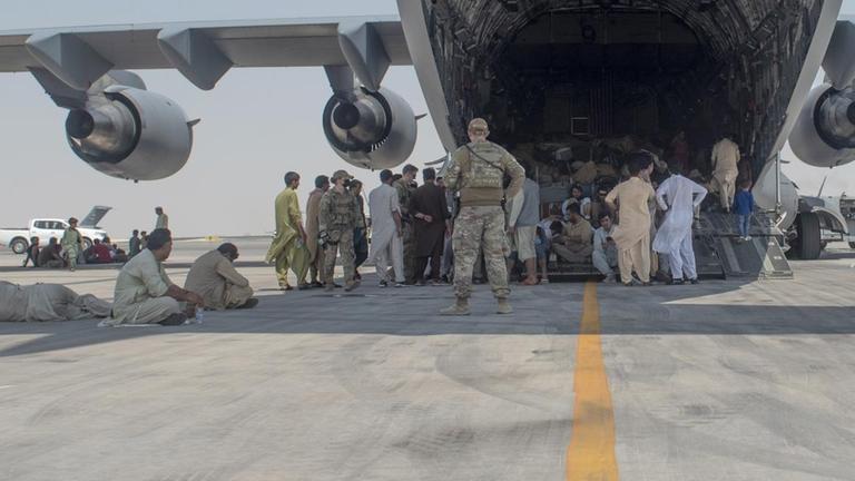 USA - Parteiübergreifender Entwurf soll evakuierten Afghanen Staatsbürgerschaft ermöglichen