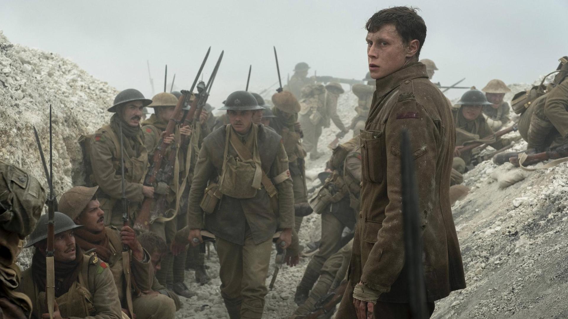Soldaten in einem Schützengraben Soldaten in einem Schützengraben
