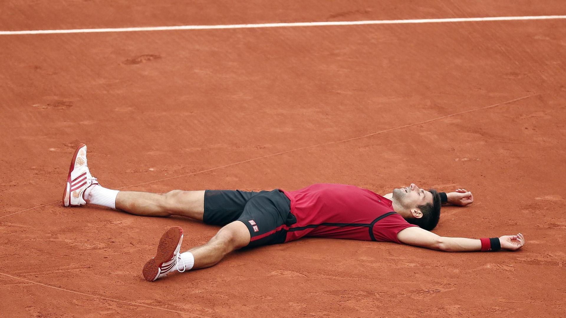 Novak Djokovic nach seinem Sieg über Andy Murray bei den French Open. Novak Djokovic nach seinem Sieg über Andy Murray bei den French Open.