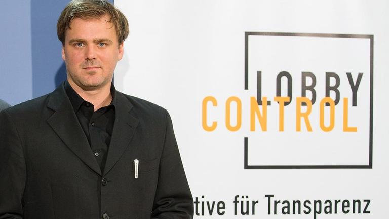 Timo Lange von der Organisation Lobbycontrol Timo Lange von der Organisation Lobbycontrol