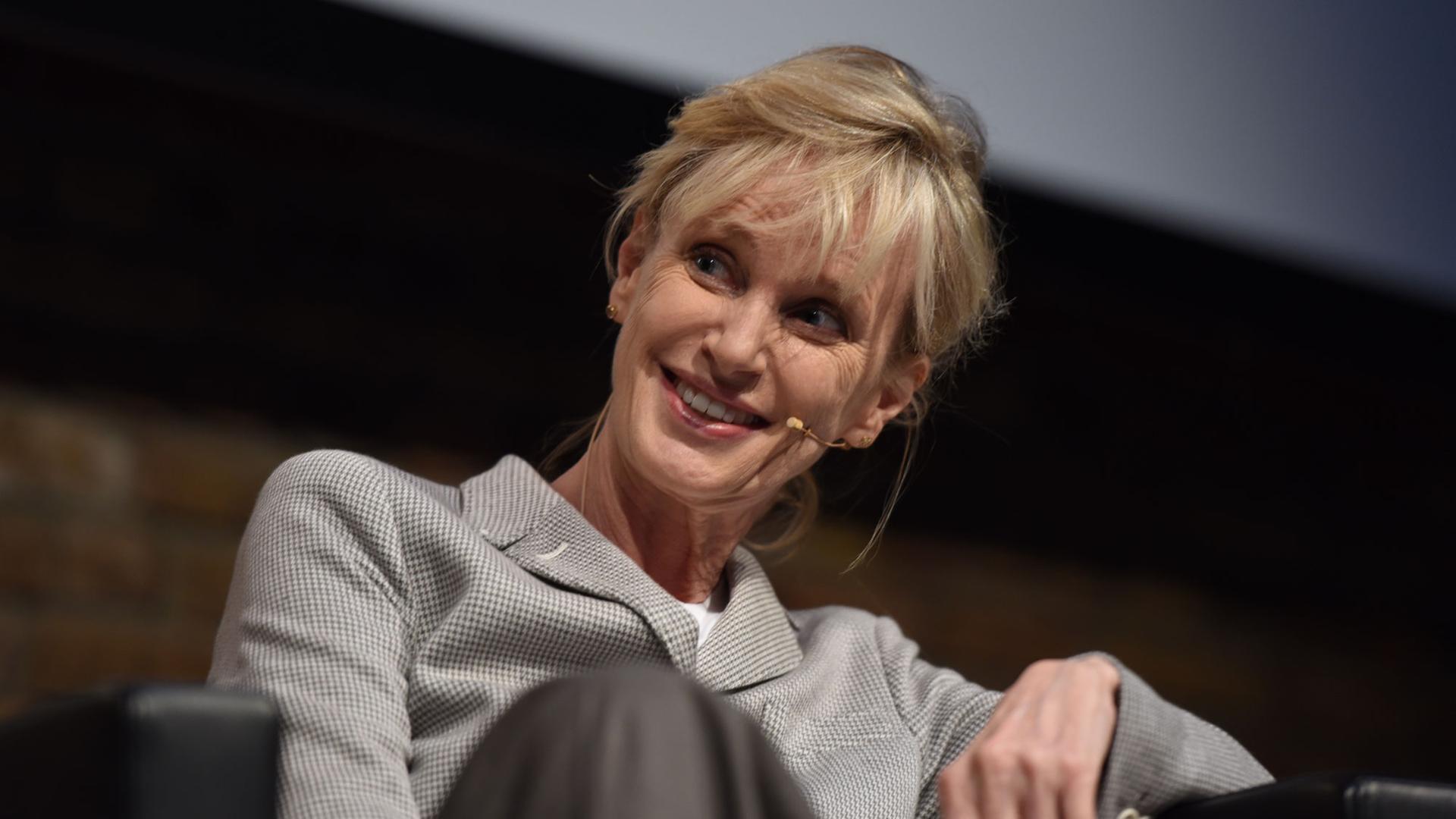 Will wissen, was der Mensch ist: Die US-amerikanische Schriftstellerin Siri Hustvedt Will wissen, was der Mensch ist: Die US-amerikanische Schriftstellerin Siri Hustvedt