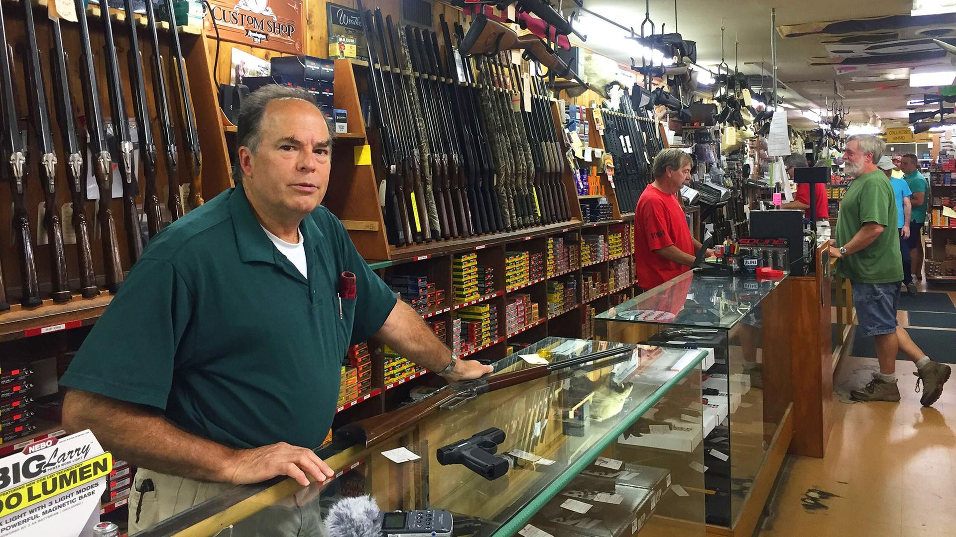 Steve Clark, Besitzer von Clark Brothers Gunshop Steve Clark, Besitzer von Clark Brothers Gunshop