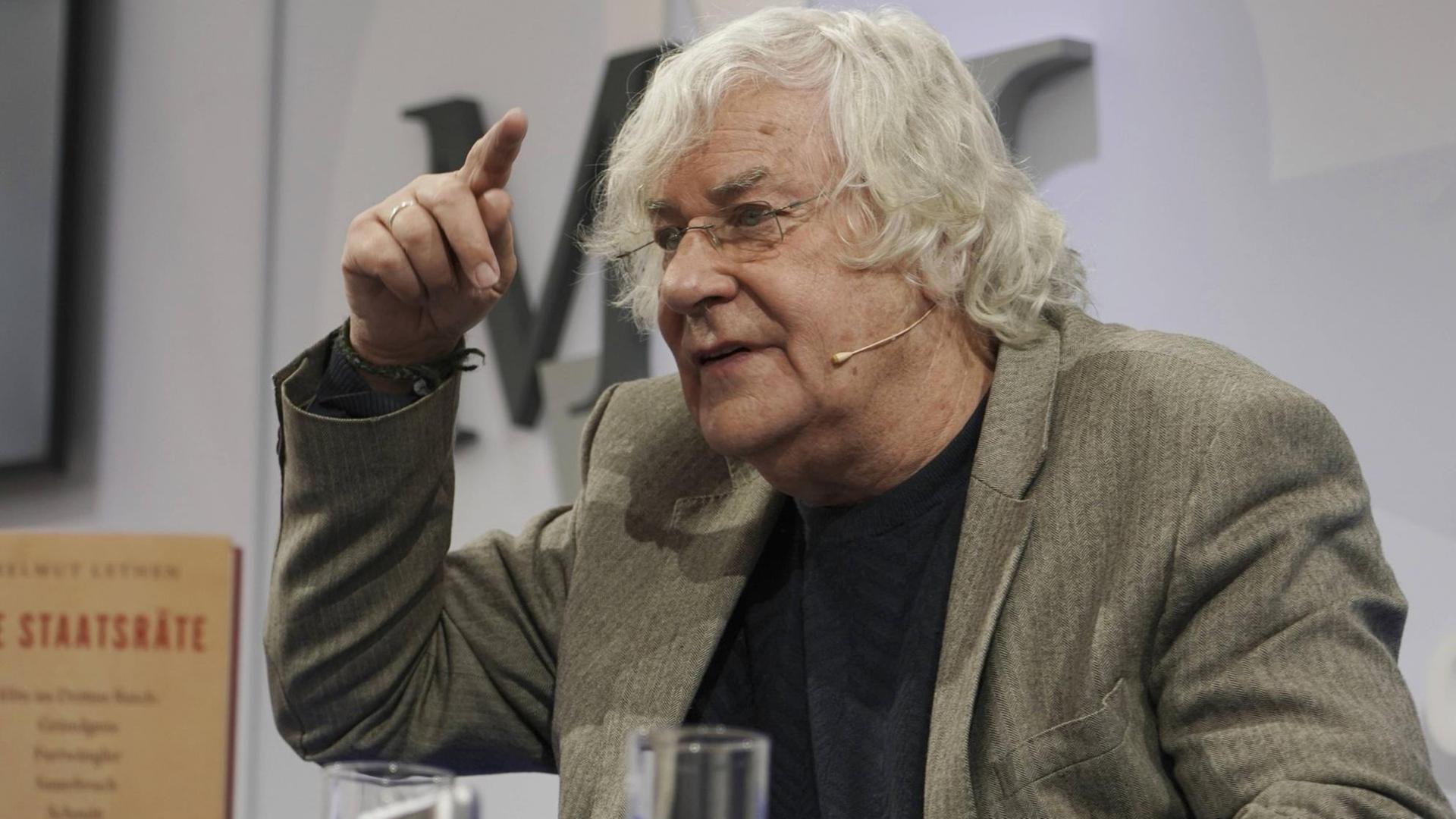 Buchmesse Leipzig GER, Leipzig, 20180316, Buchmesse Leipzig, Buchvorstellung von Helmut Lethen, Die Staatsräte, Elie im Dritten Reich *** Book Fair Leipzig GER Leipzig 20180316 Leipzig Book Fair Book presentation by Helmut Lethen The State Councilors Elie in the Third Reich imago 0082369923 bei Imago runtergeladen am 22.02.2021 Buchmesse Leipzig GER, Leipzig, 20180316, Buchmesse Leipzig, Buchvorstellung von Helmut Lethen, Die Staatsräte, Elie im Dritten Reich *** Book Fair Leipzig GER Leipzig 20180316 Leipzig Book Fair Book presentation by Helmut Lethen The State Councilors Elie in the Third Reich imago 0082369923 bei Imago runtergeladen am 22.02.2021